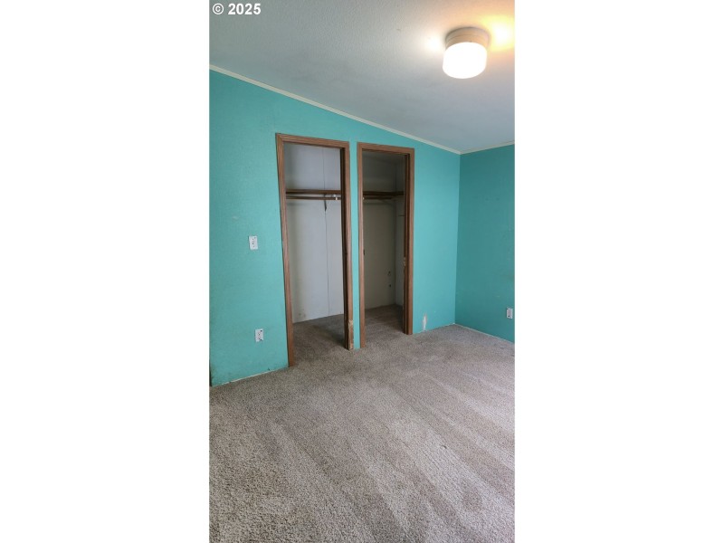 Bedroom, Primary