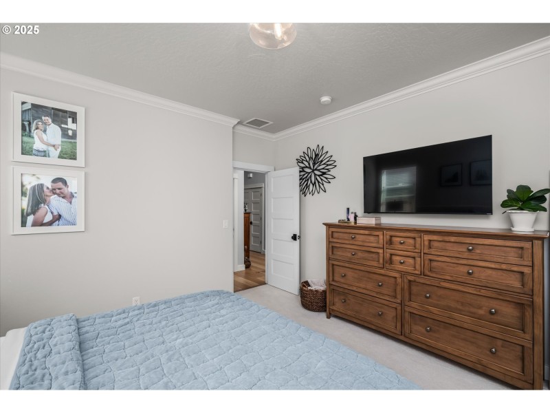 Bedroom, Primary