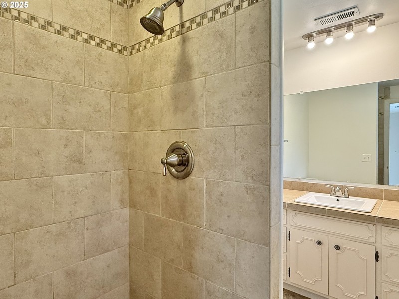 Bathroom, Attached