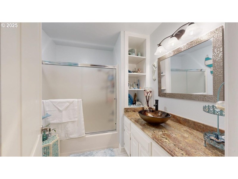 Bathroom, Attached