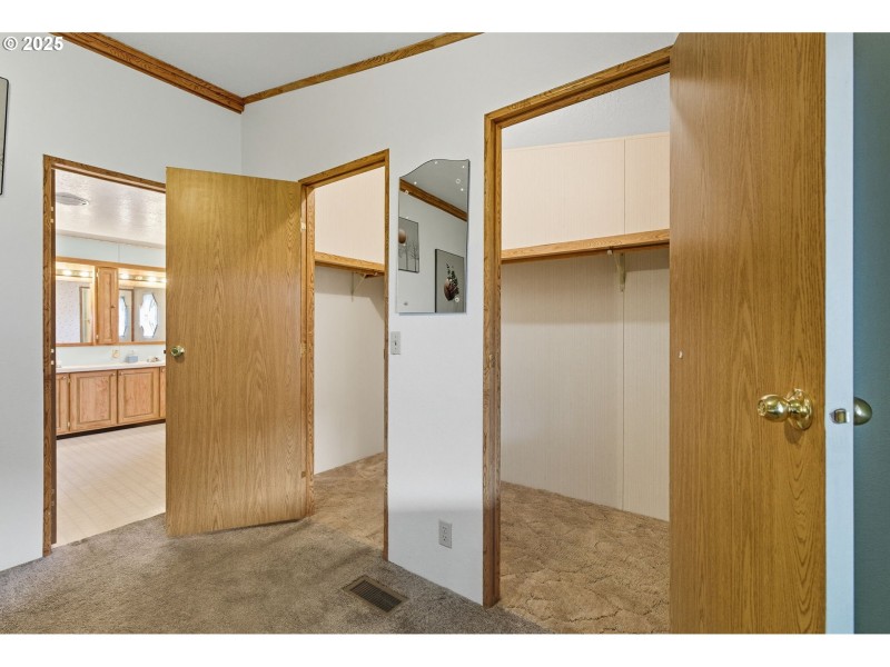 Bedroom, Primary