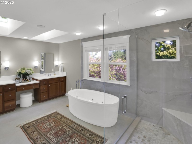 Owner's Suite Bathroom