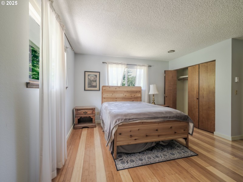 Bedroom, Primary