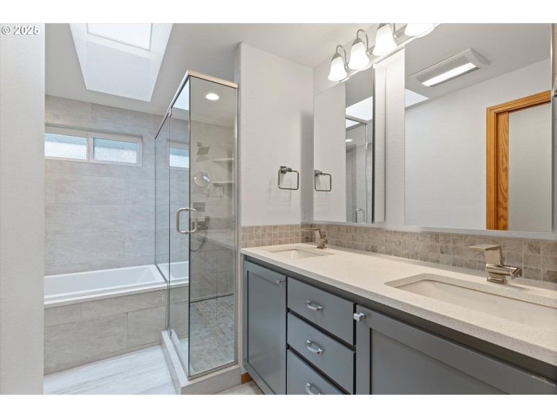 Owner's Suite Bathroom