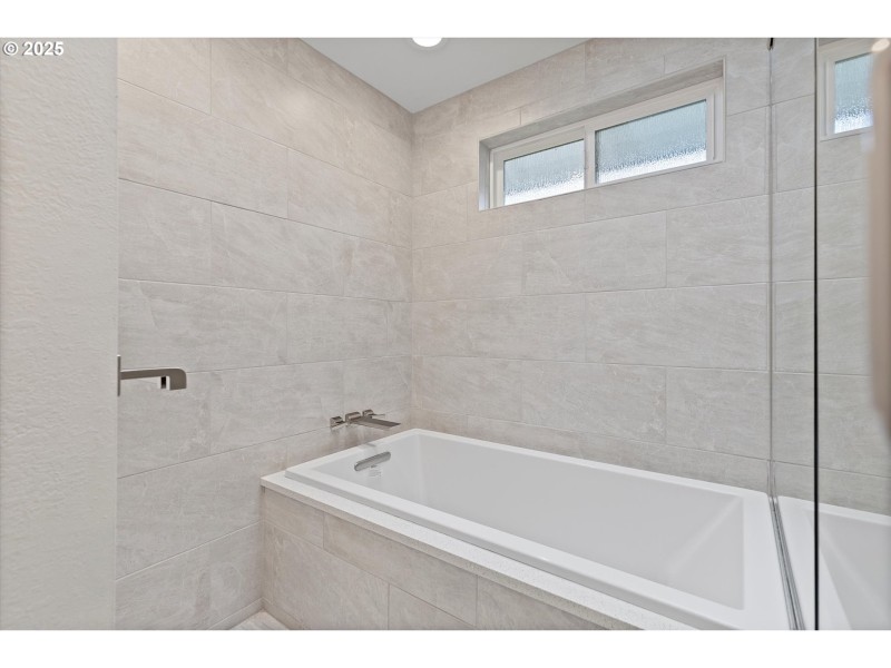 Owner's Suite Bathroom
