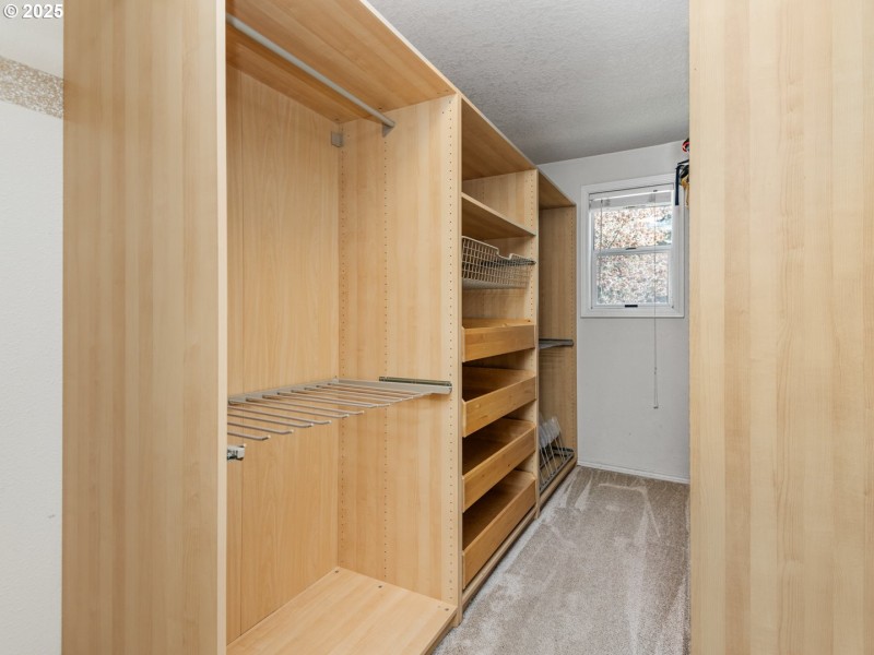 Bedroom, Primary