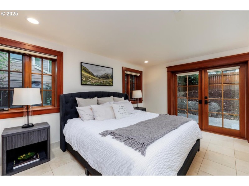 Bedroom, Primary