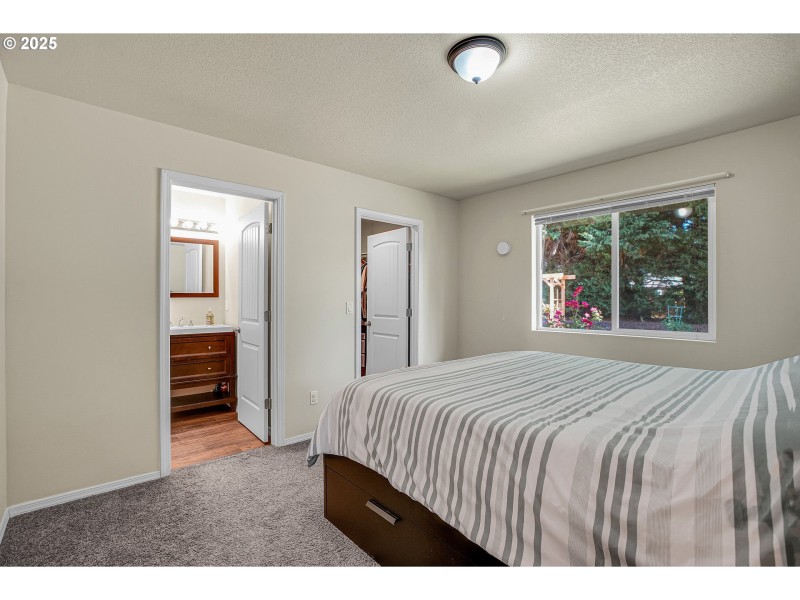 Bedroom, Primary