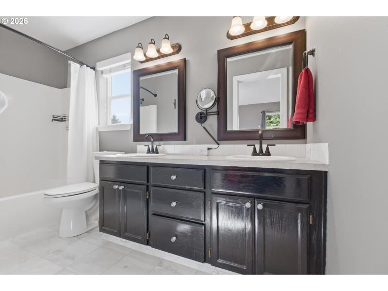 Owner's Suite Bathroom