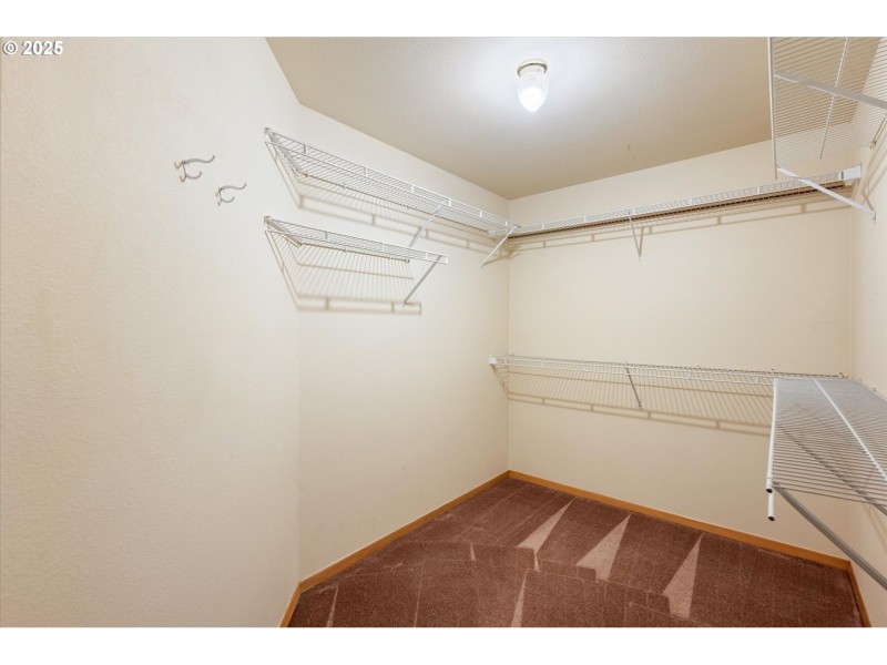 Bedroom, Primary