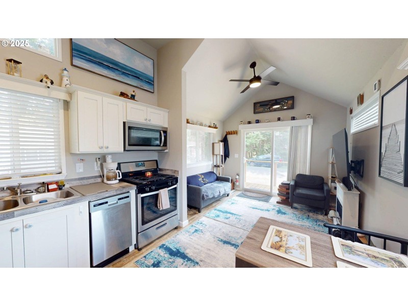Kitchen/Living Room