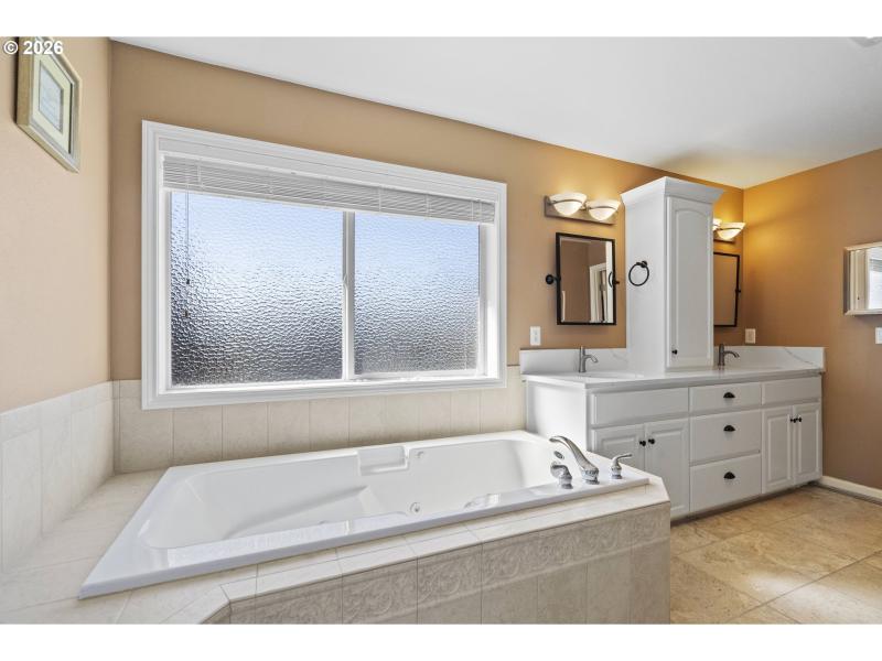 Owner's Suite Bathroom