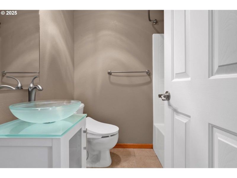 Bathroom, Attached