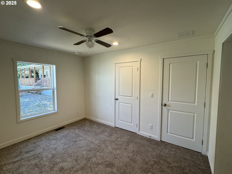Bedroom, Primary