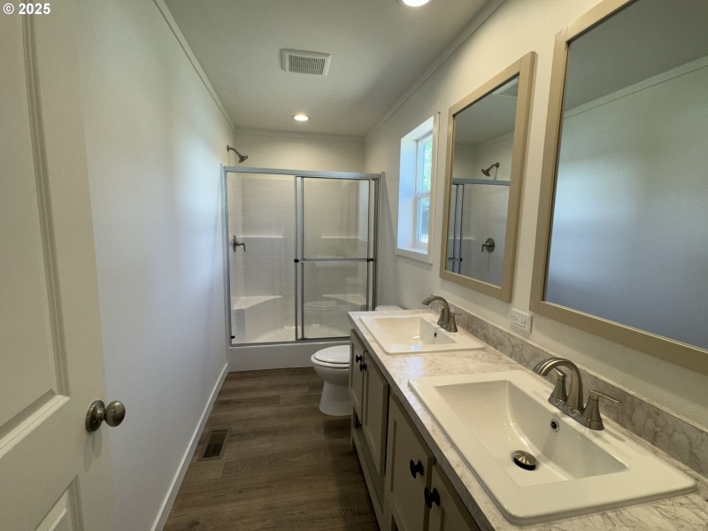 Bathroom, Attached