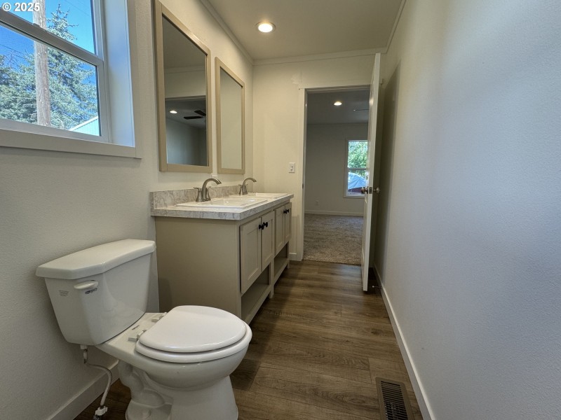 Bathroom, Attached