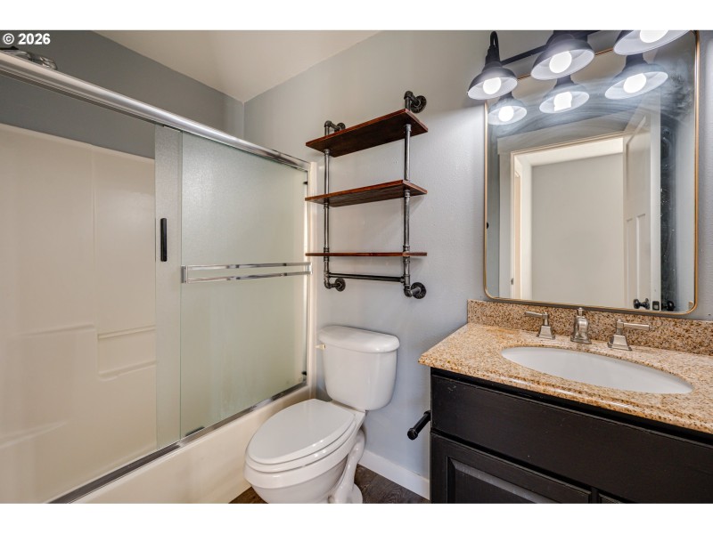 Bathroom, Attached