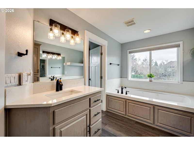 Owner's Suite Bathroom