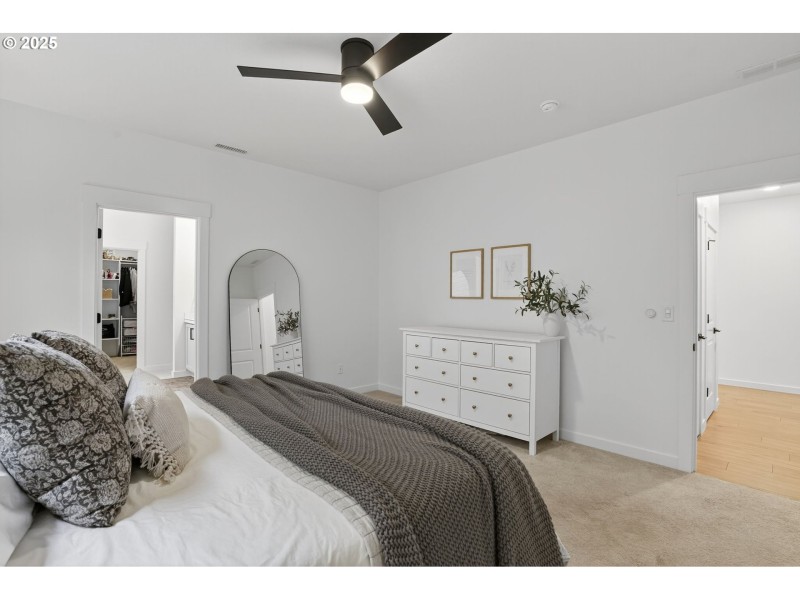 Bedroom, Primary