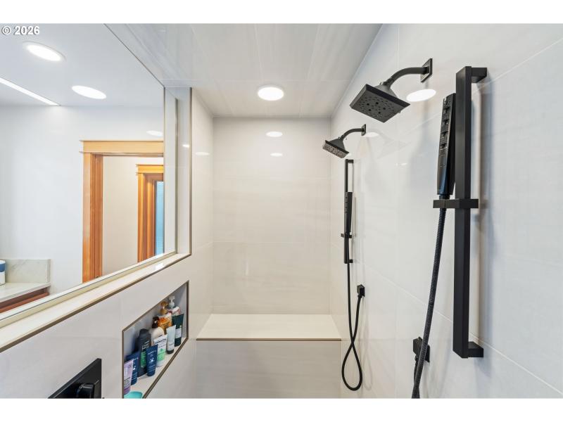 Owner's Suite Bathroom