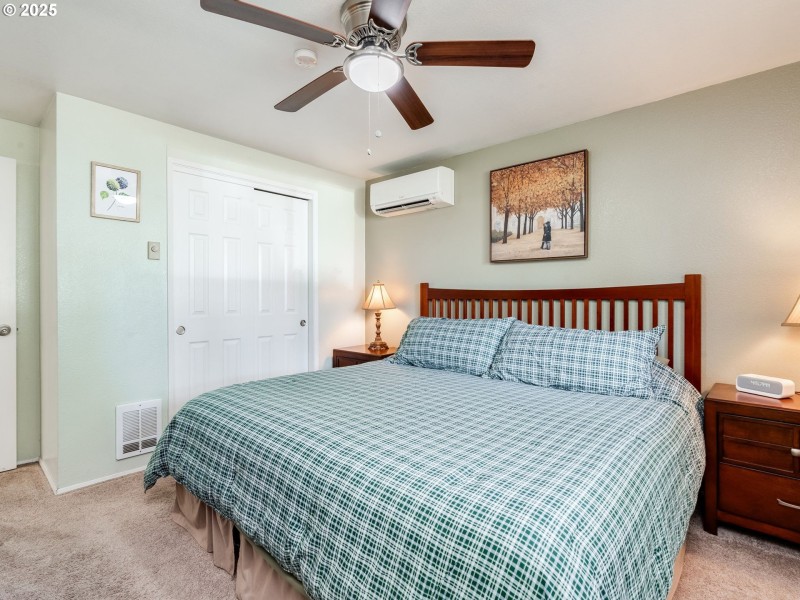 Bedroom, Primary