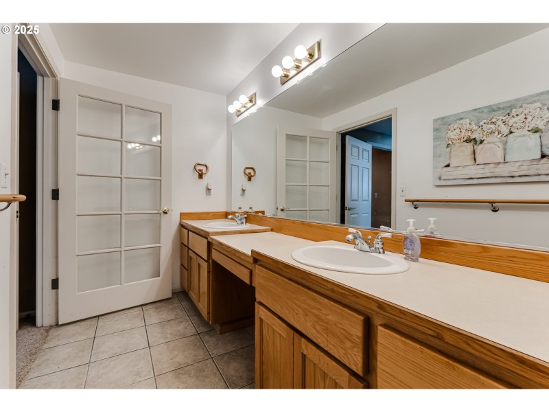 Bathroom, Attached