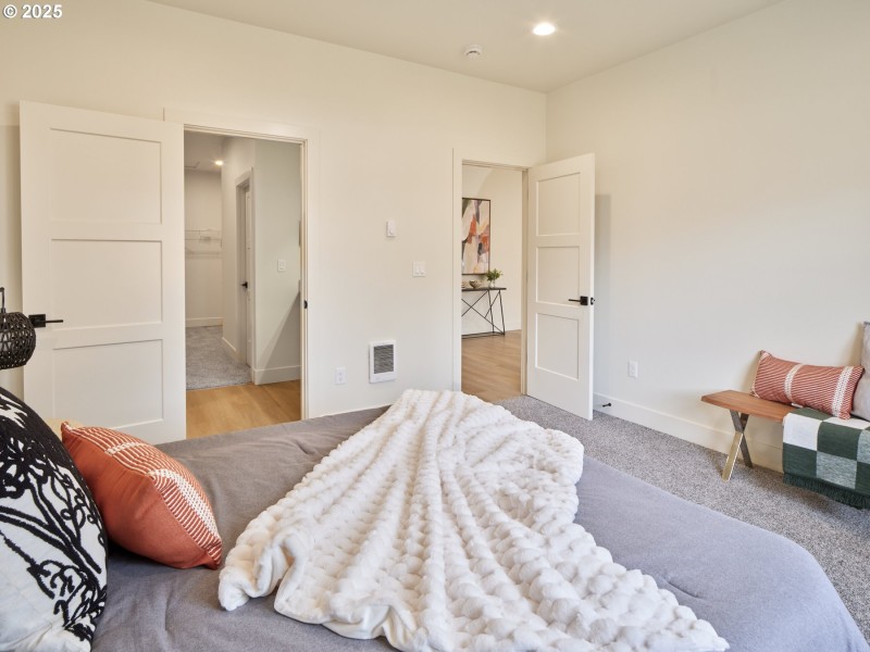 Bedroom, Primary