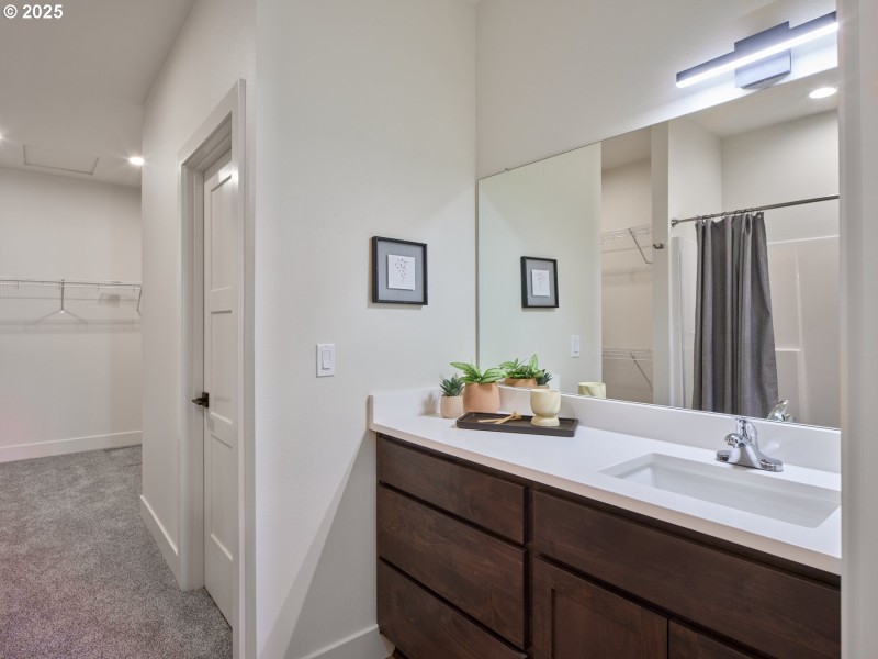 Bathroom, Attached