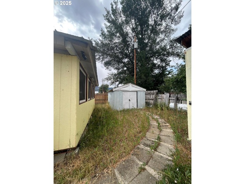Shed