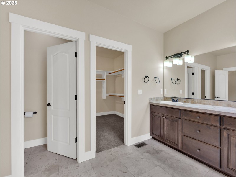 Bathroom, Attached