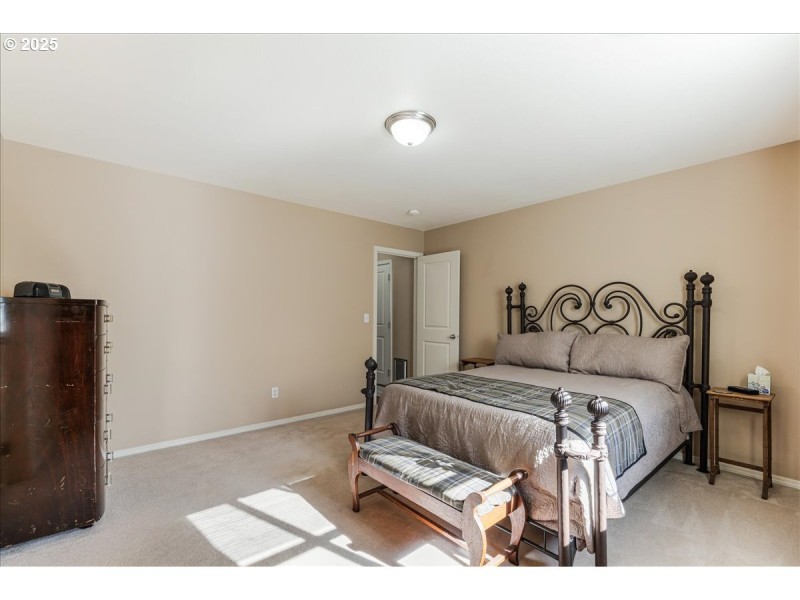 Bedroom, Primary