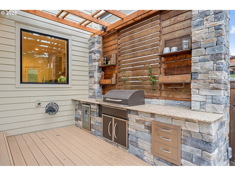 Kitchen/Outside