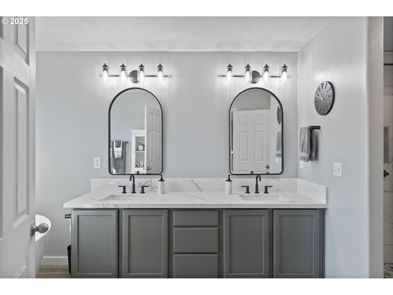 Bathroom, Attached