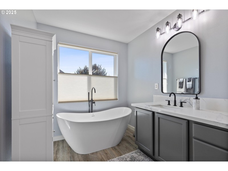 Bathroom, Attached