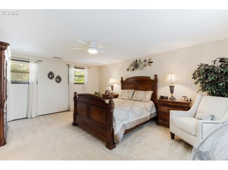 Bedroom, Primary