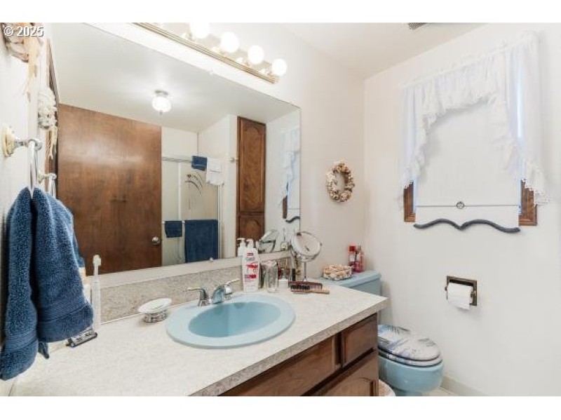 Bathroom, Attached