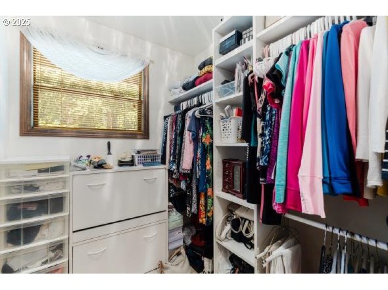 Bedroom, Primary