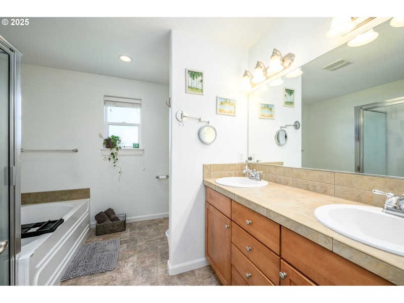 Owner's Suite Bathroom