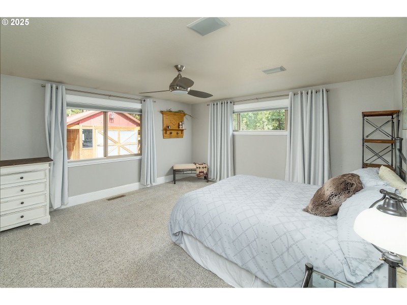 Bedroom, Primary