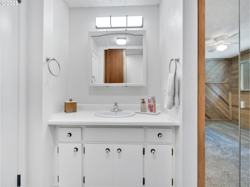 Bathroom, Attached