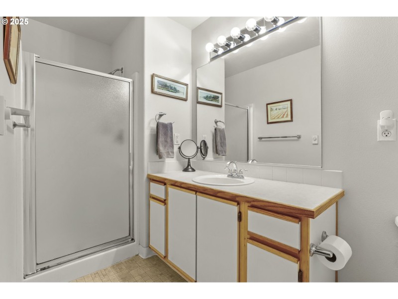 Bathroom, Attached