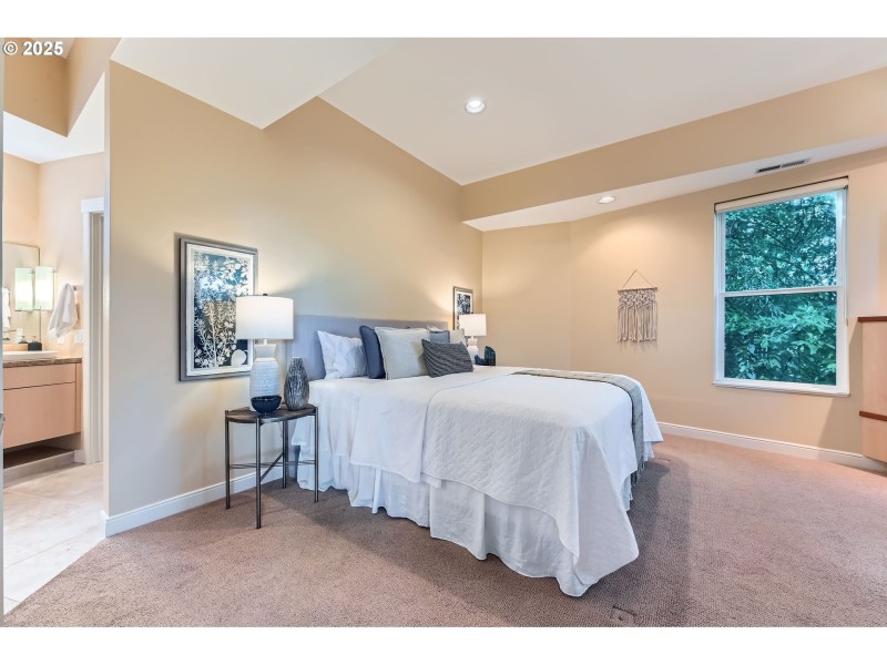 Bedroom, Primary