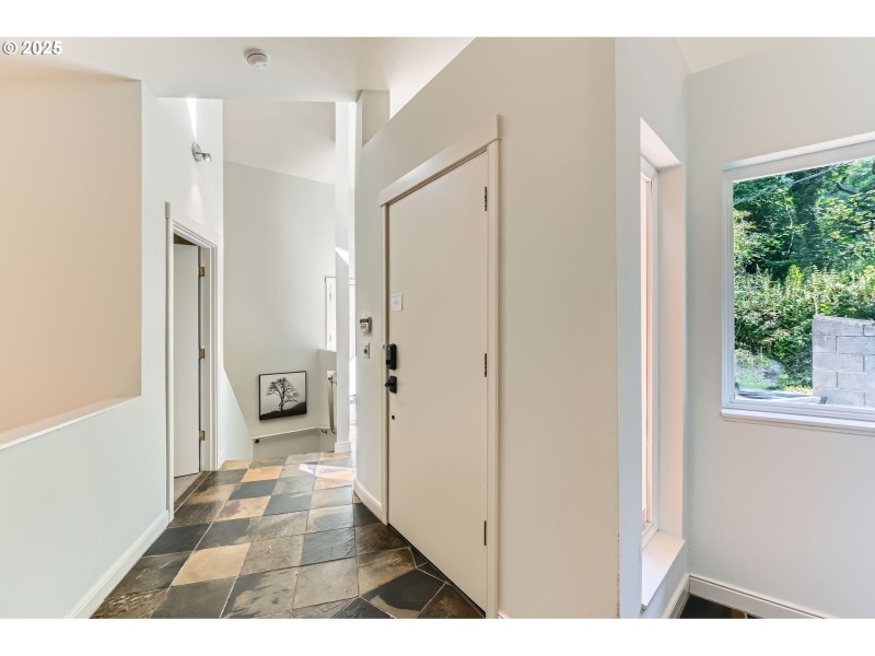 Entrance/Foyer