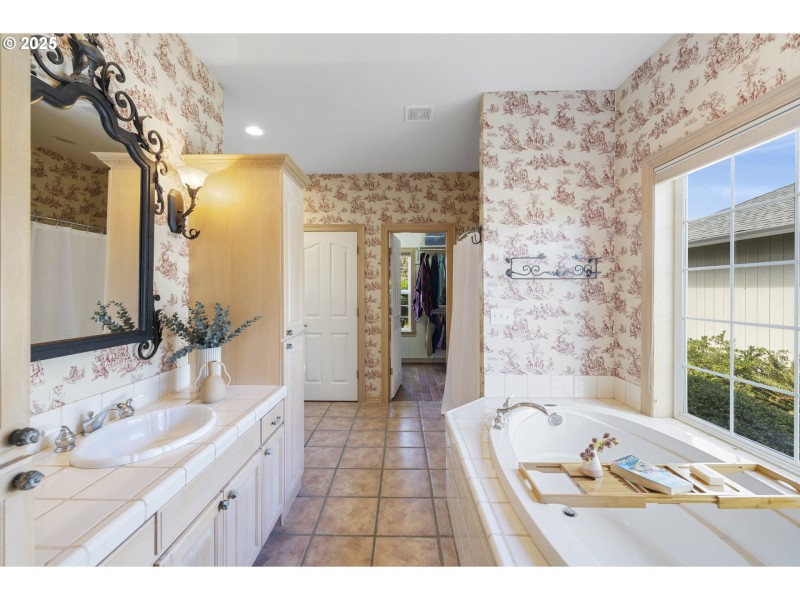 Owner's Suite Bathroom