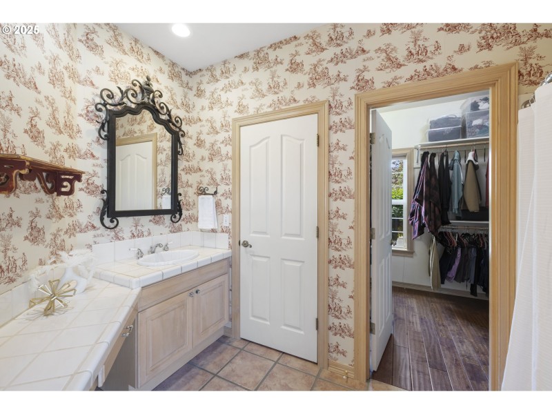 Owner's Suite Bathroom