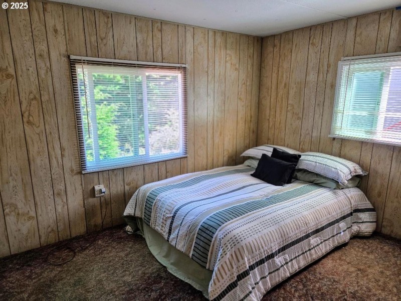 Bedroom, Primary