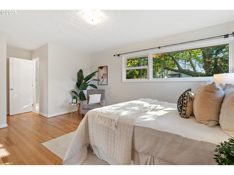 Bedroom, Primary