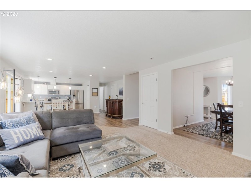 Living Room/Dining Room