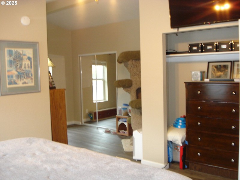 Bedroom, Primary