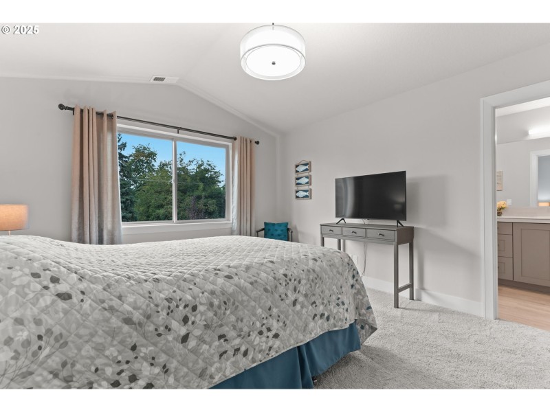 Bedroom, Primary